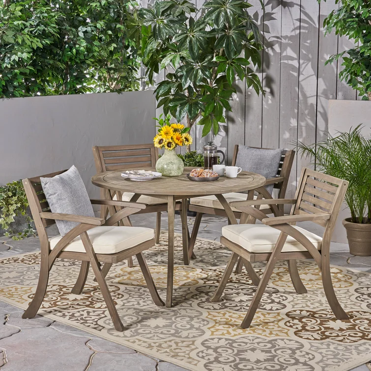 Cotswald 4 - Person Round Outdoor Dining Set