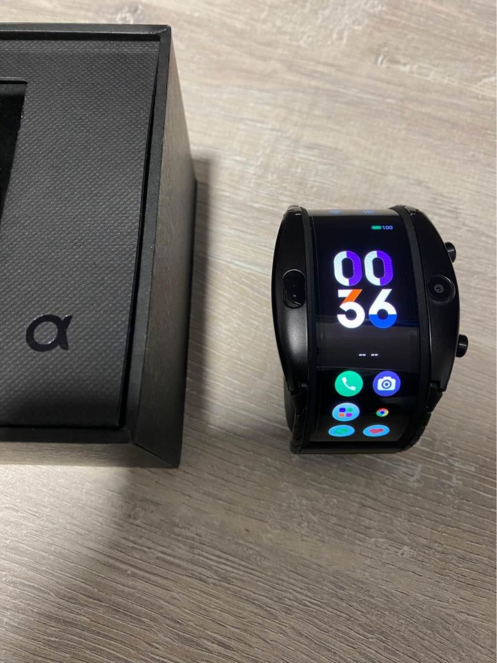 Nubia Alpha Smartwatch Flexible Display