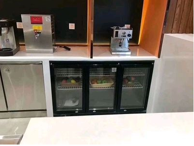 Clear bar freezer bar bar beer cabinet refrigerated display cabinet commercial freezer clear bar three-door refrigerator beverage cabinet