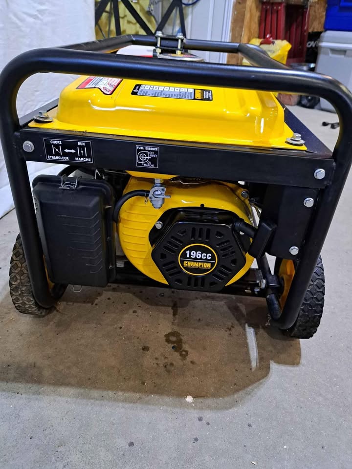 Champion 4000   3000 Watt Generator