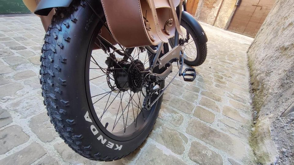 · Bici elettrica Tiquattro EB.
