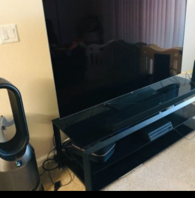 LG OLED65C1PUB 65 Inch 4K Smart OLED TV with AI ThinQ.