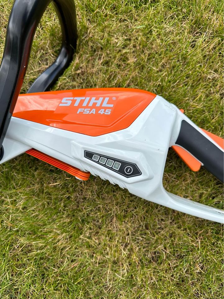 STIHL FSA45 BATTERY STRIMMER
