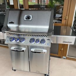 Napoleon P500RSIBPSS-3 Prestige 500 RSIB Propane Gas Grill, sq. in + Infrared Si