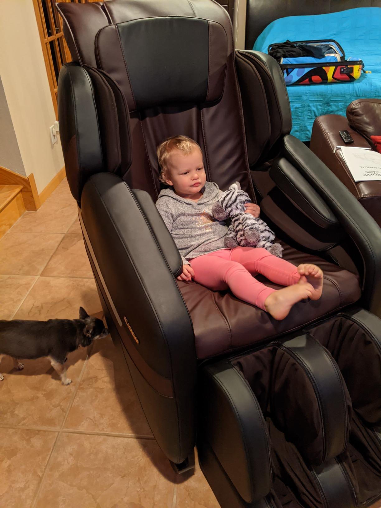 【Furniture】Full Body Zero Gravity Shiatsu Massage Chair with Built-in Heat and Air Massage System