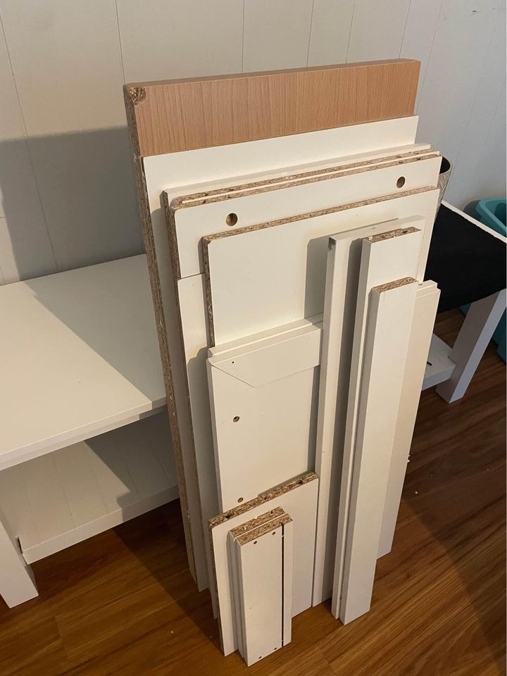 Hodedah kitchen island