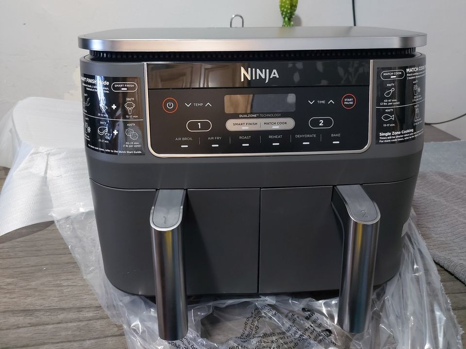 Brand New - Ninja AF300UK Air Fryer Dual Zone, 7.6 Litres, Grey