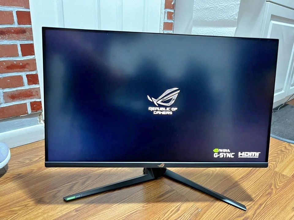 ROG Swift 32 inches 4K HDR 144Hz DSC Gaming Monitor (PG32UQX)