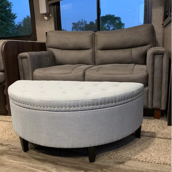 【Furniture】Roxann Upholstered Flip Top Storage Bench