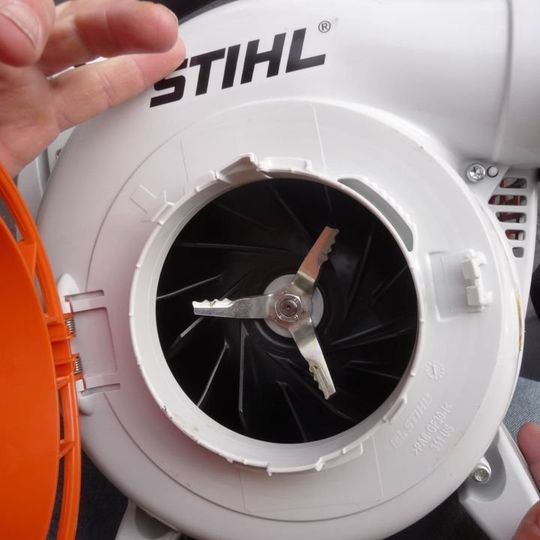 PP-Roll Over to Zoom STIHL BG 86 166 mph 444 CFM Gas Handheld Leaf Blower