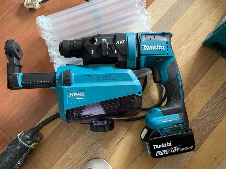 Makita XRH12Z 18V LXT 1116 AVT Rotary Hammer, Tool Oly