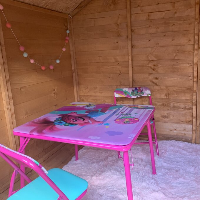 7.71′ X 6.75′ PLAYHOUSE