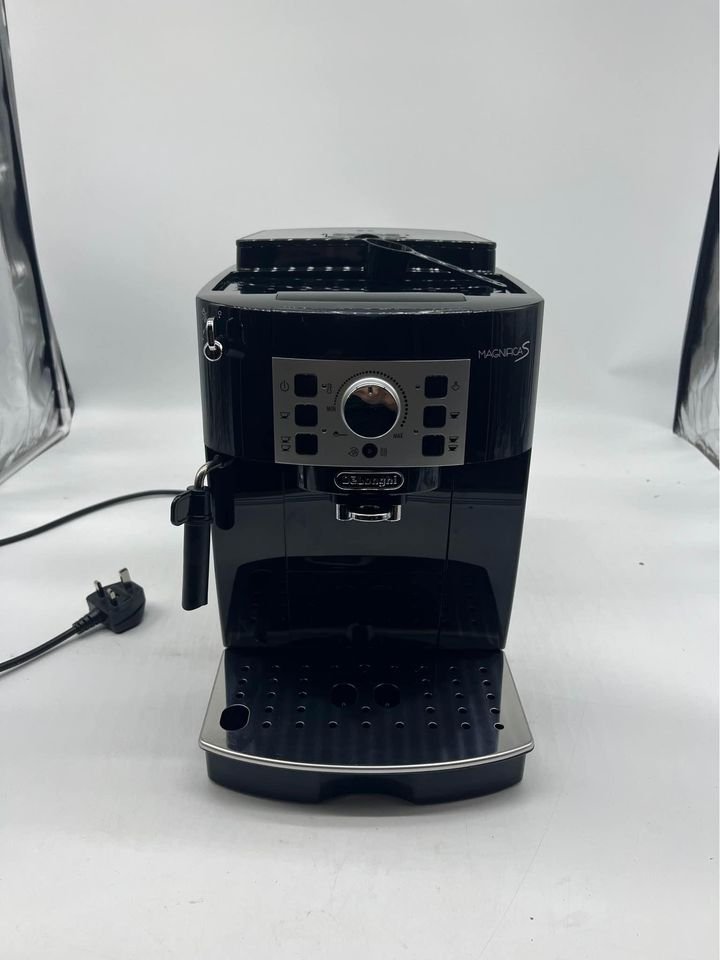 De’Longhi Magnifica S, Automatic Bean to Cup Coffee Machine, Espresso and Cappuccino Maker