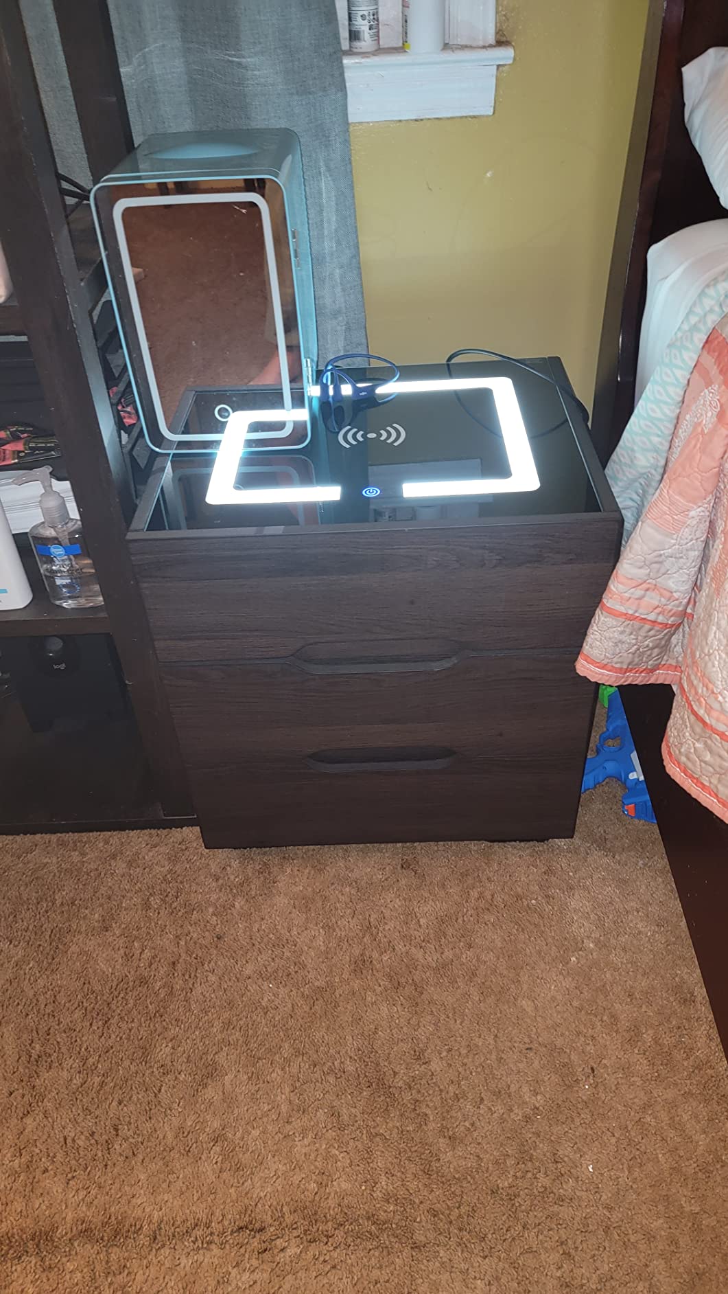 【Furniture】Nightstands Wireless Charging Station and LED Lights, Modern End Side Table with 3 Drawer