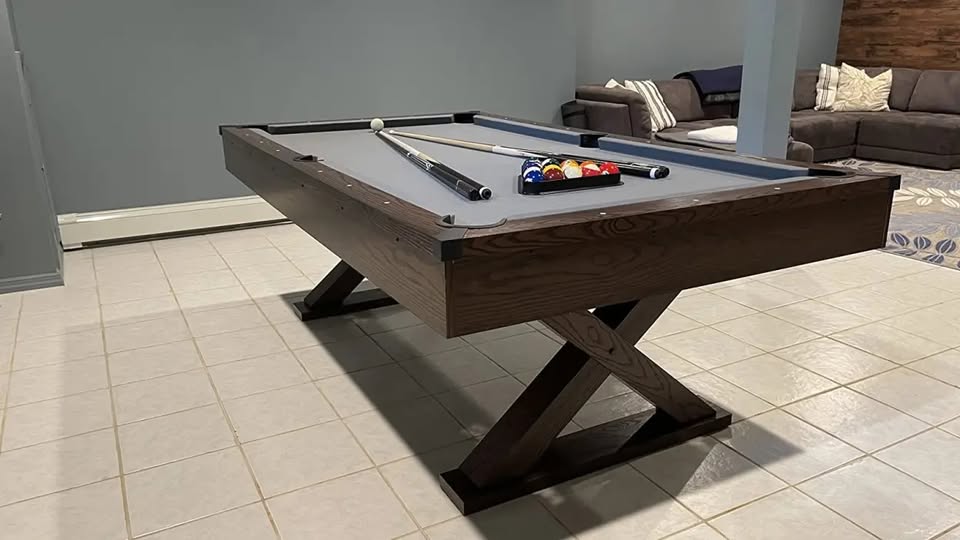 Professional Grade Billiard Tables Pool Table, Scratch Resistant Luster Long Finish