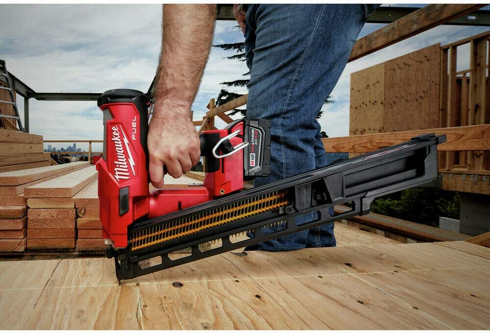 Milwauke M18 FUEL 21-Degree Framing Nailer Kit (5 Ah) 2744-21