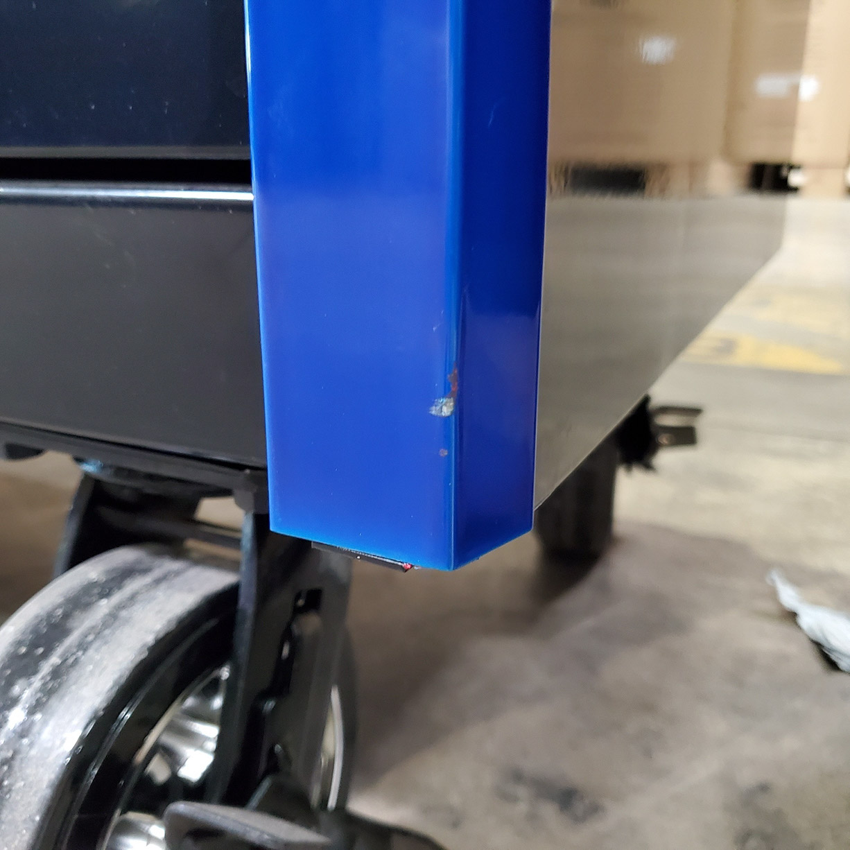 used toolboxScratch & Dent, Extreme Tools DX Series 72 x 21 Triple Bank Roller, Hutch & Side Locker Combo in Black-Blue