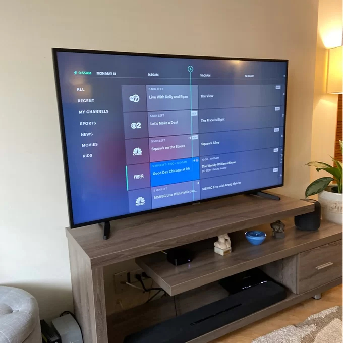 【Furniture】Beesley TV Stand for TVs up to 70