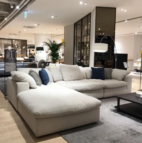 Eisenhart 103.5″ Wide Modular Sofa & Chaise