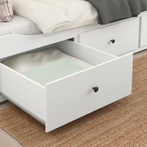HEMNES Daybed frame with 3 drawers，with mattress(LIMITED QUANTITIES WHILE SUPPLIES LAST)