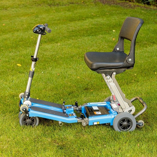 LUGGIE BLUE Folding Travel Mobility Boot Scooter FULLY SERVICED