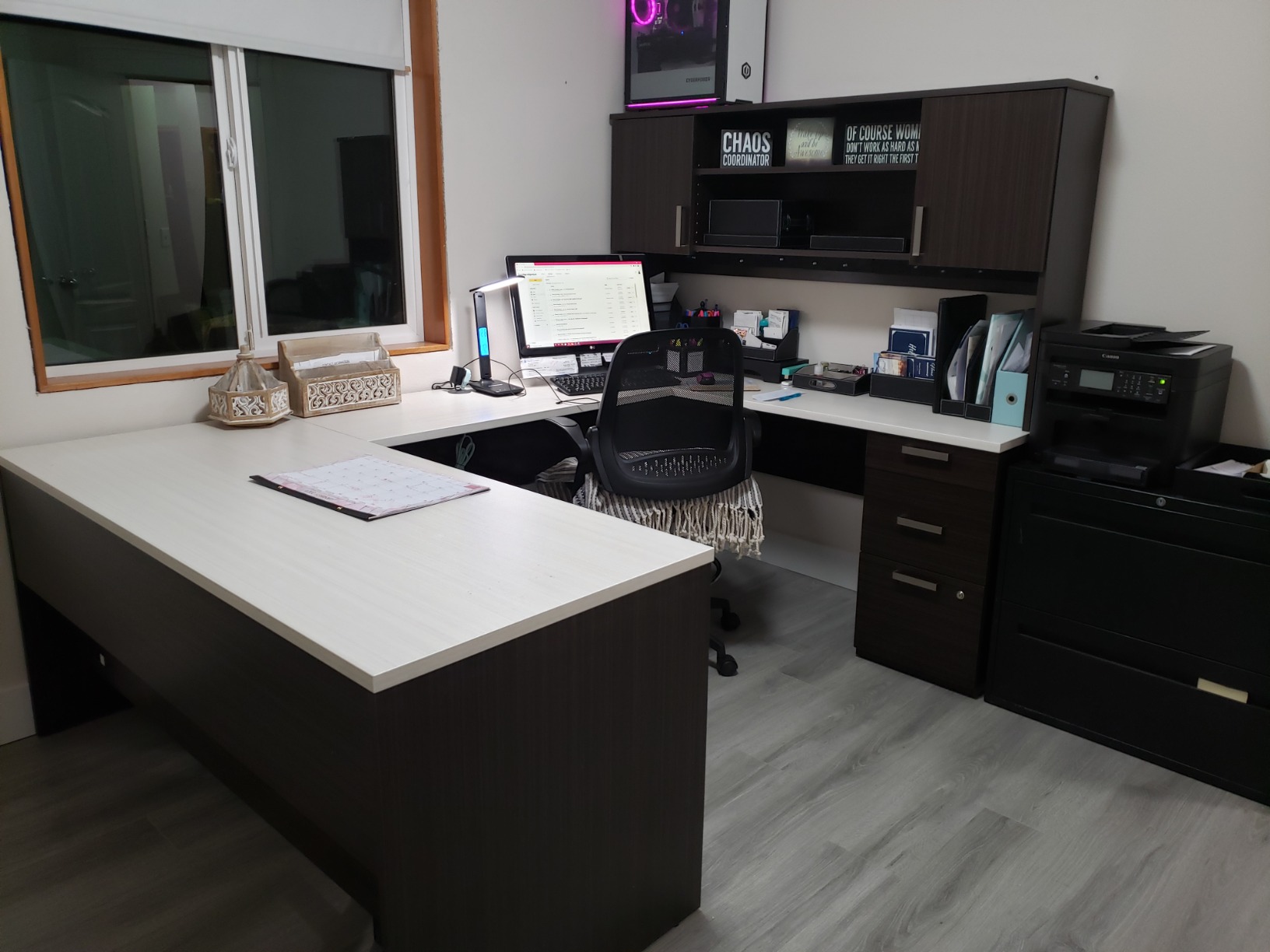 【Furniture】Bestar Ridgeley U-Shaped Executive Desk with Pedestal and Hutch, 65W, White Chocolate