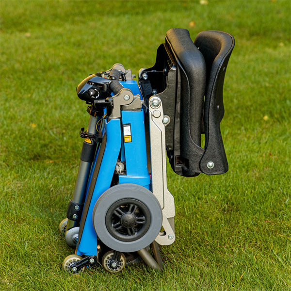 LUGGIE BLUE Folding Travel Mobility Boot Scooter